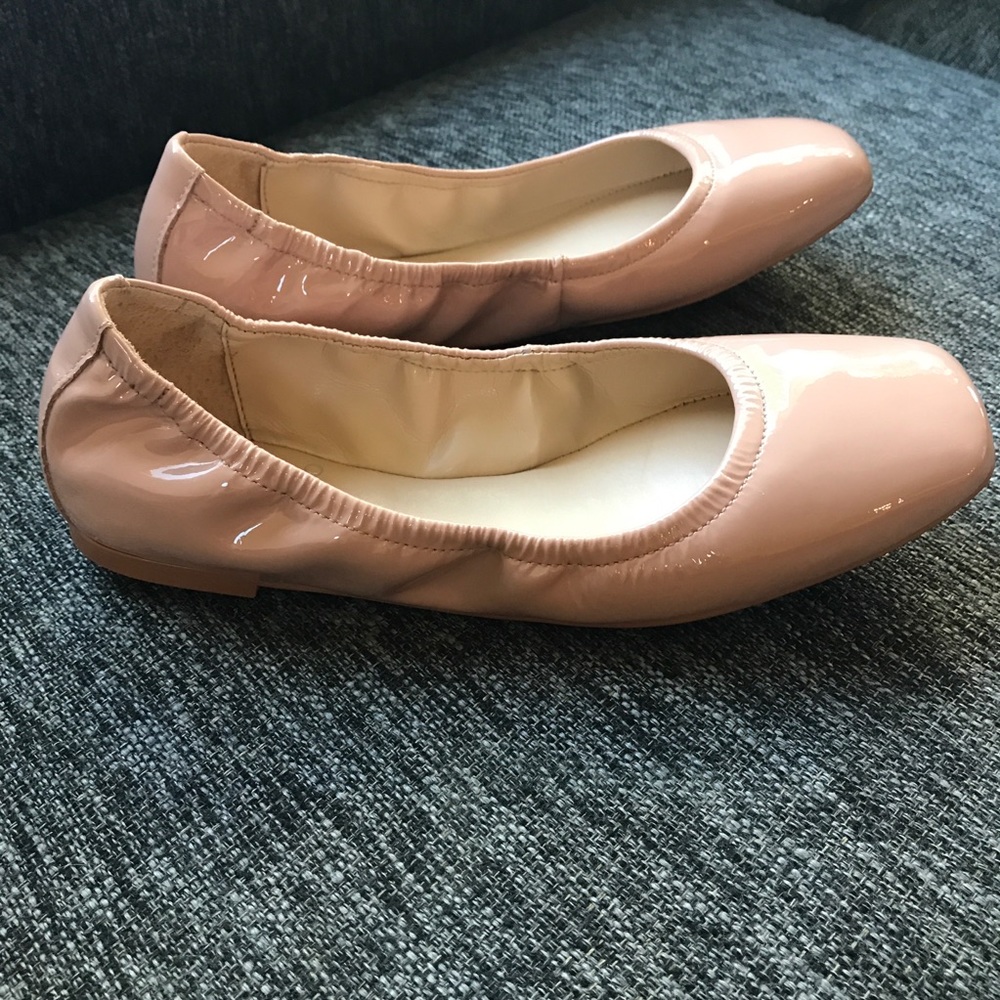 VINCE CAMUTO Brindin nude ballet flats slip on 7